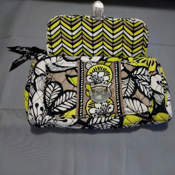 Clutch - Picture 2 of 3